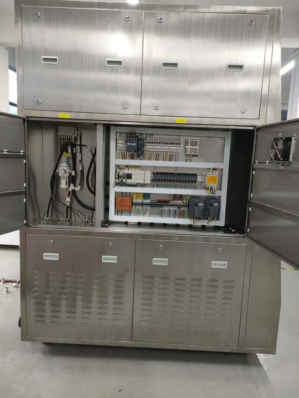 Máquina de limpeza de placas de circuitos impressos com sistema de filtragem
