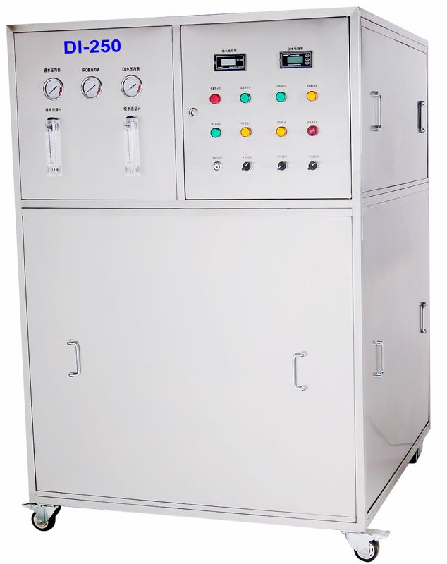 O quadro de aço inoxidável de 250 L/H deionized a máquina de capacidade DI água do tanque de água da máquina 160L da água